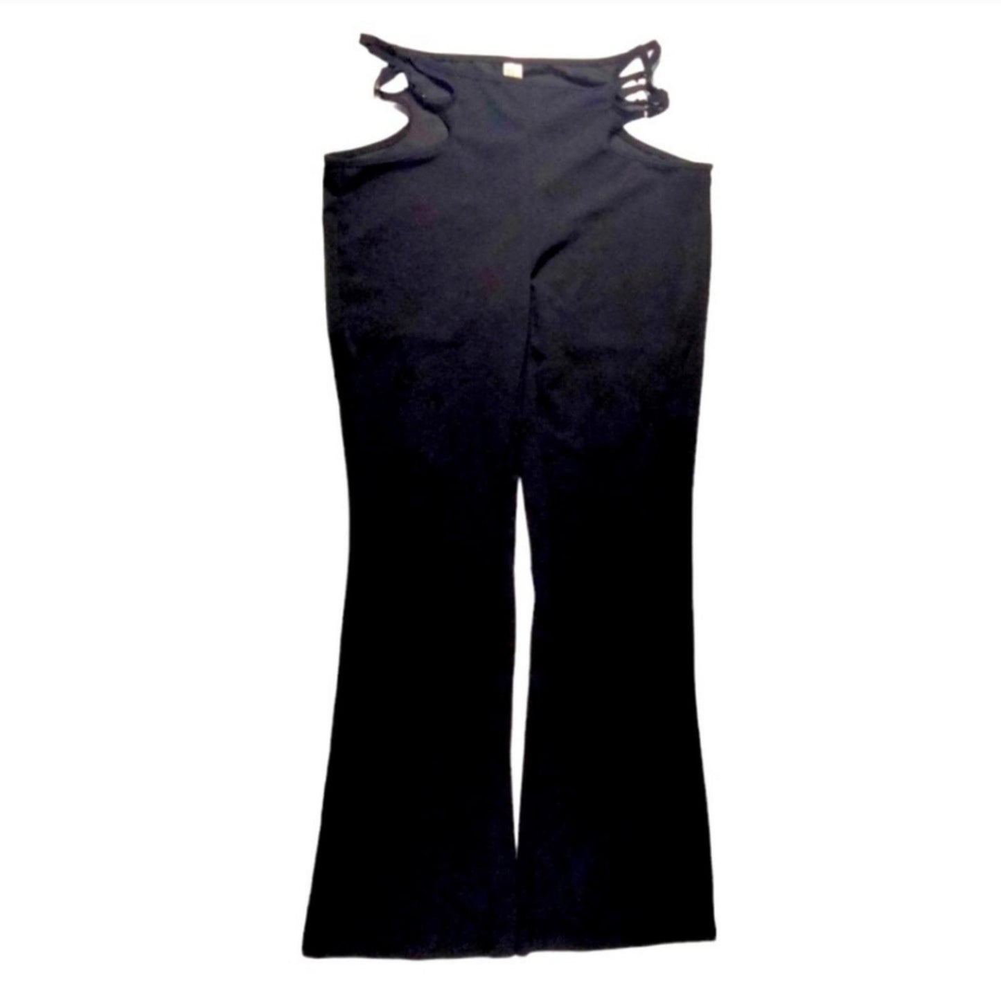 Leggings with cutout