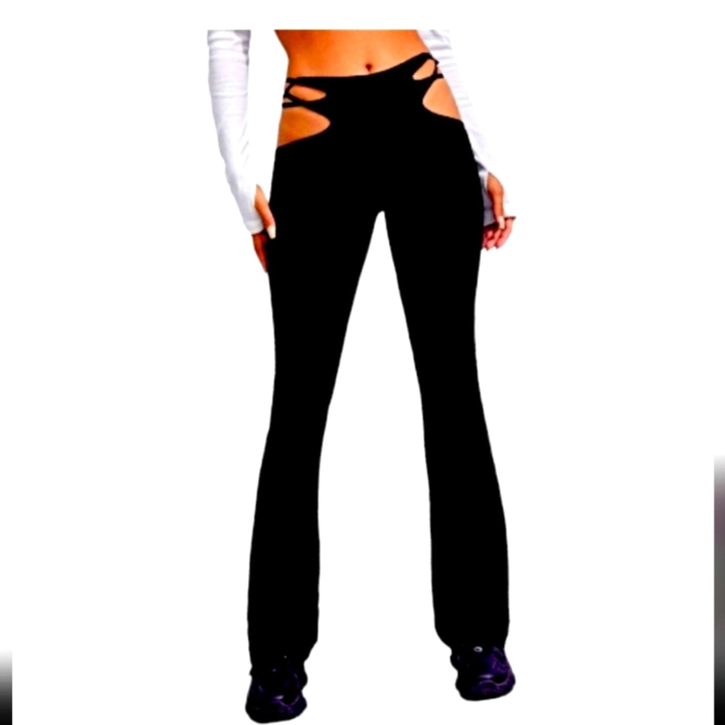 Leggings with cutout