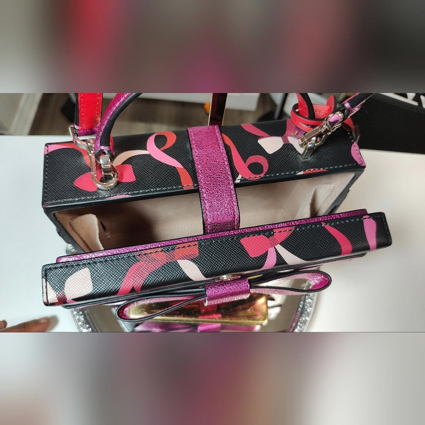 Kate Spade Wrapping Party Gift Box Crossbody bag