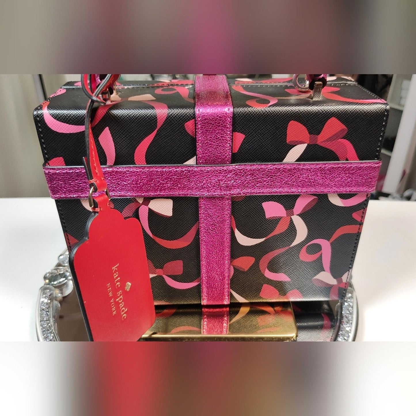 Kate Spade Wrapping Party Gift Box Crossbody bag