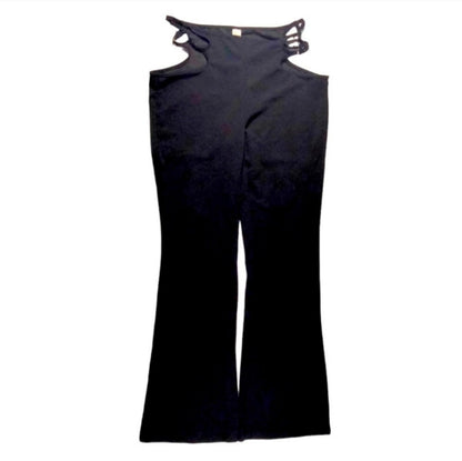 Leggings with cutout