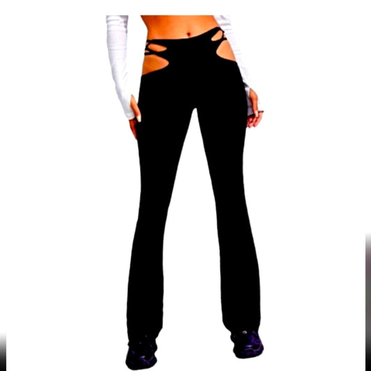 Leggings with cutout