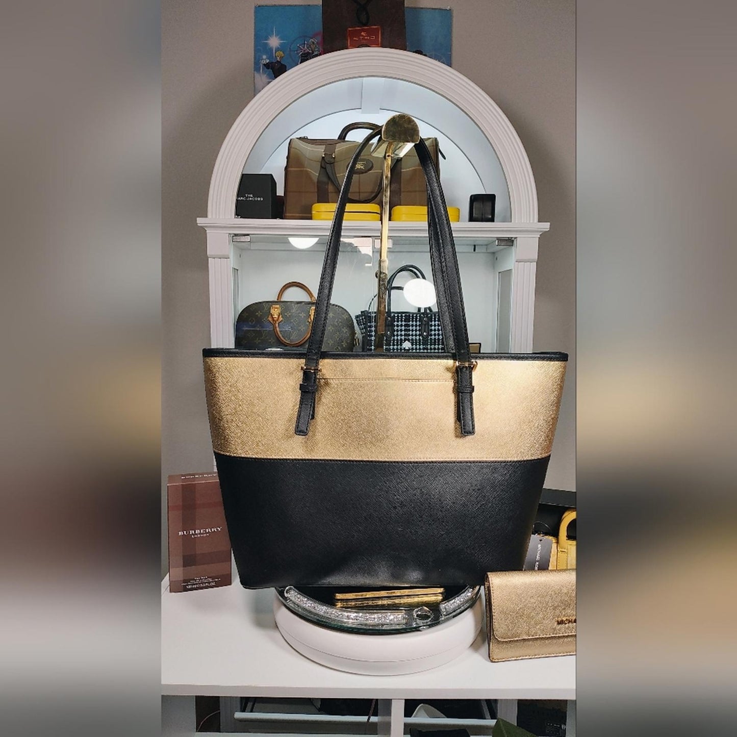 Michael Kors LOVE Jet Set Travel MD Carry All Black and Gold Tote Bag And Wallet