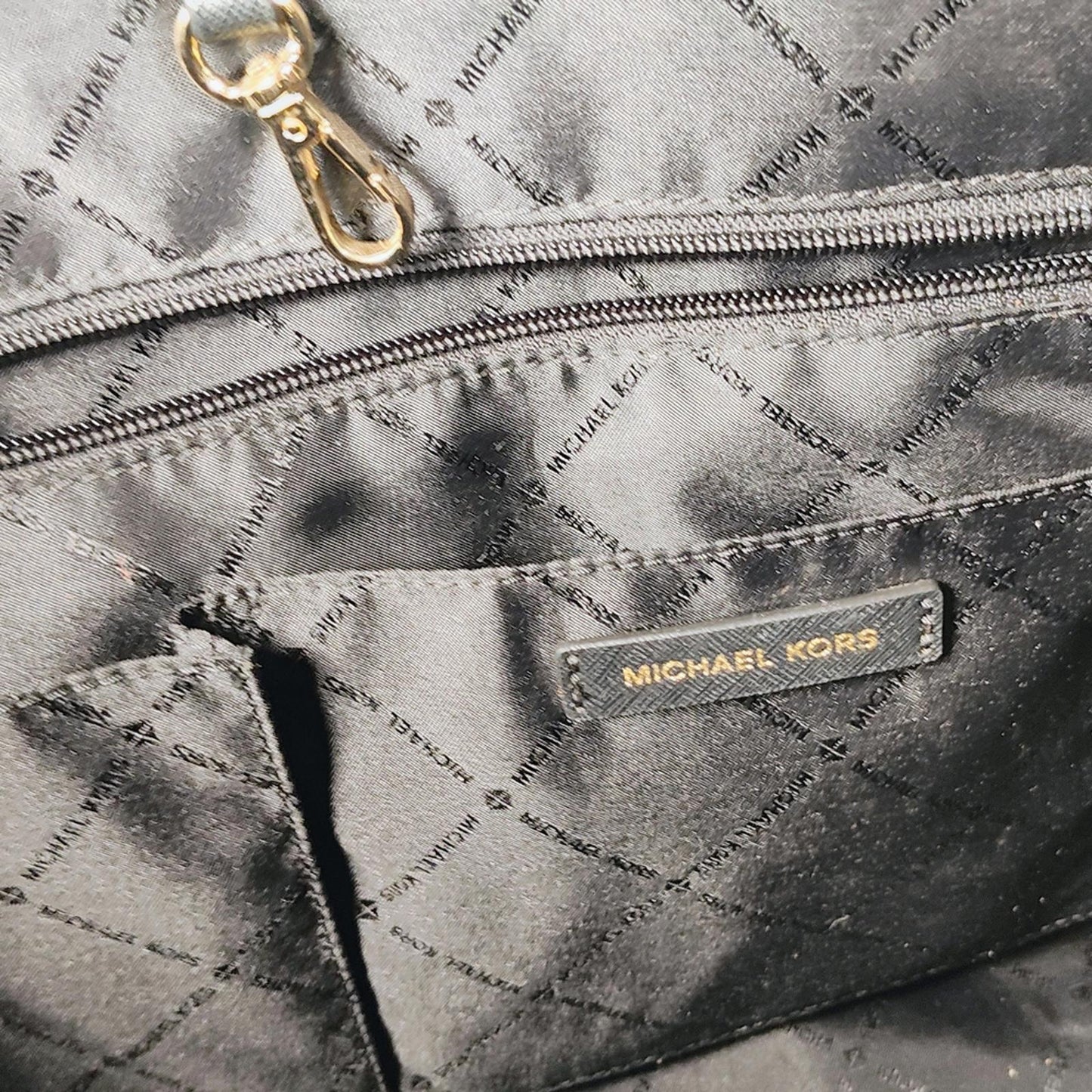 Michael Kors LOVE Jet Set Travel MD Carry All Black and Gold Tote Bag And Wallet